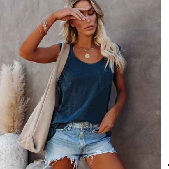 FIONA Pocketed Tee - Picture 9 of 10